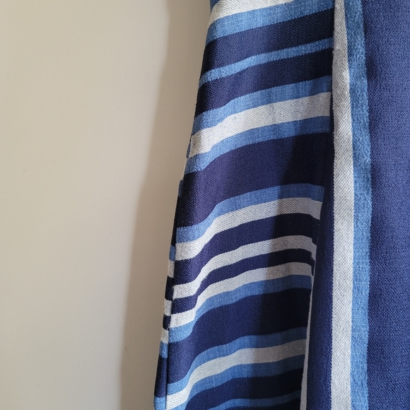 BCBGeneration Cocktail Striped V Neck Dress in Navy Combo, Size 2 - Picture 7 of 13